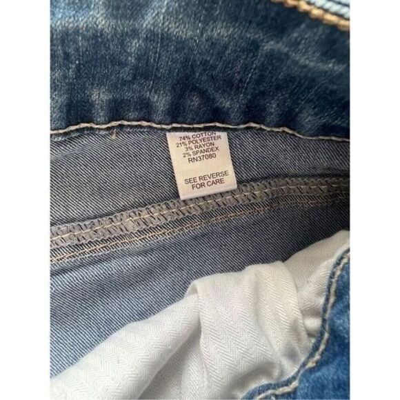 C Est 1946 denim Floral Embroidered Denim Jean Shorts size 6 - Picture 2 of 9